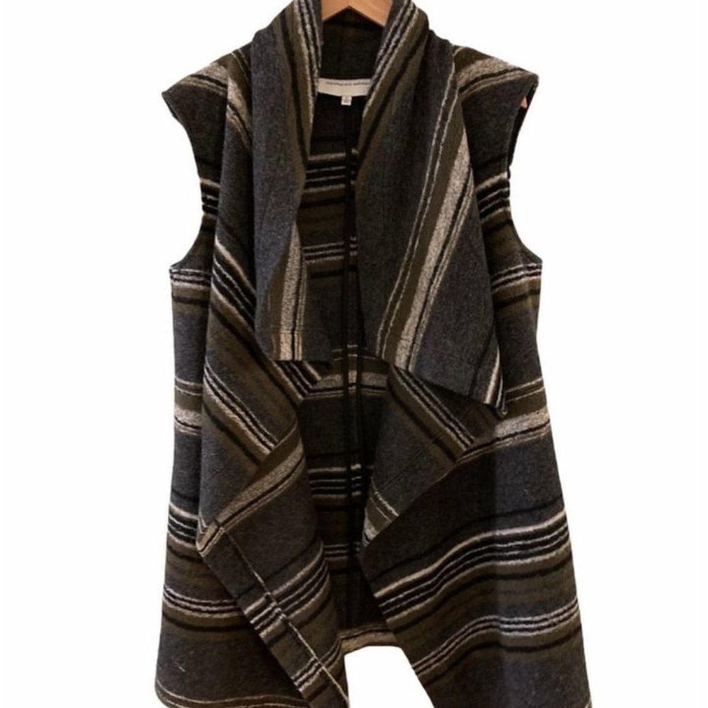 CUPCAKES & CASHMERE Striped wool blend open vest. Waterfall front. Size L